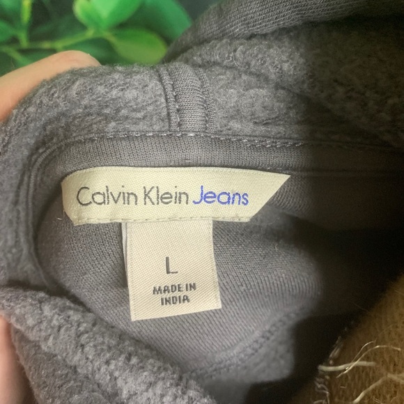 Calvin Klein cropped hoodie - Picture 2 of 2